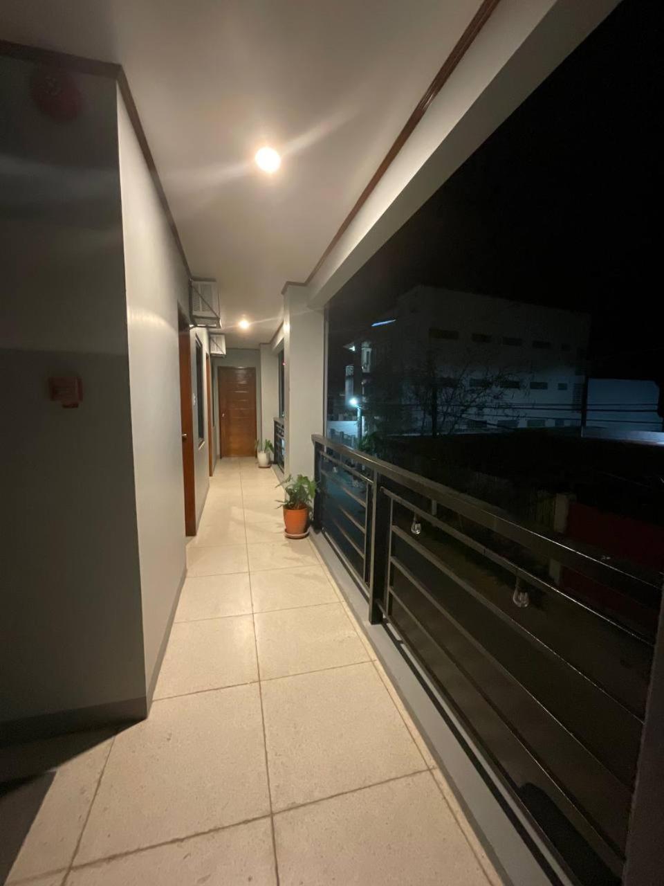 Halajo Bnb Transient Laoag Exterior foto