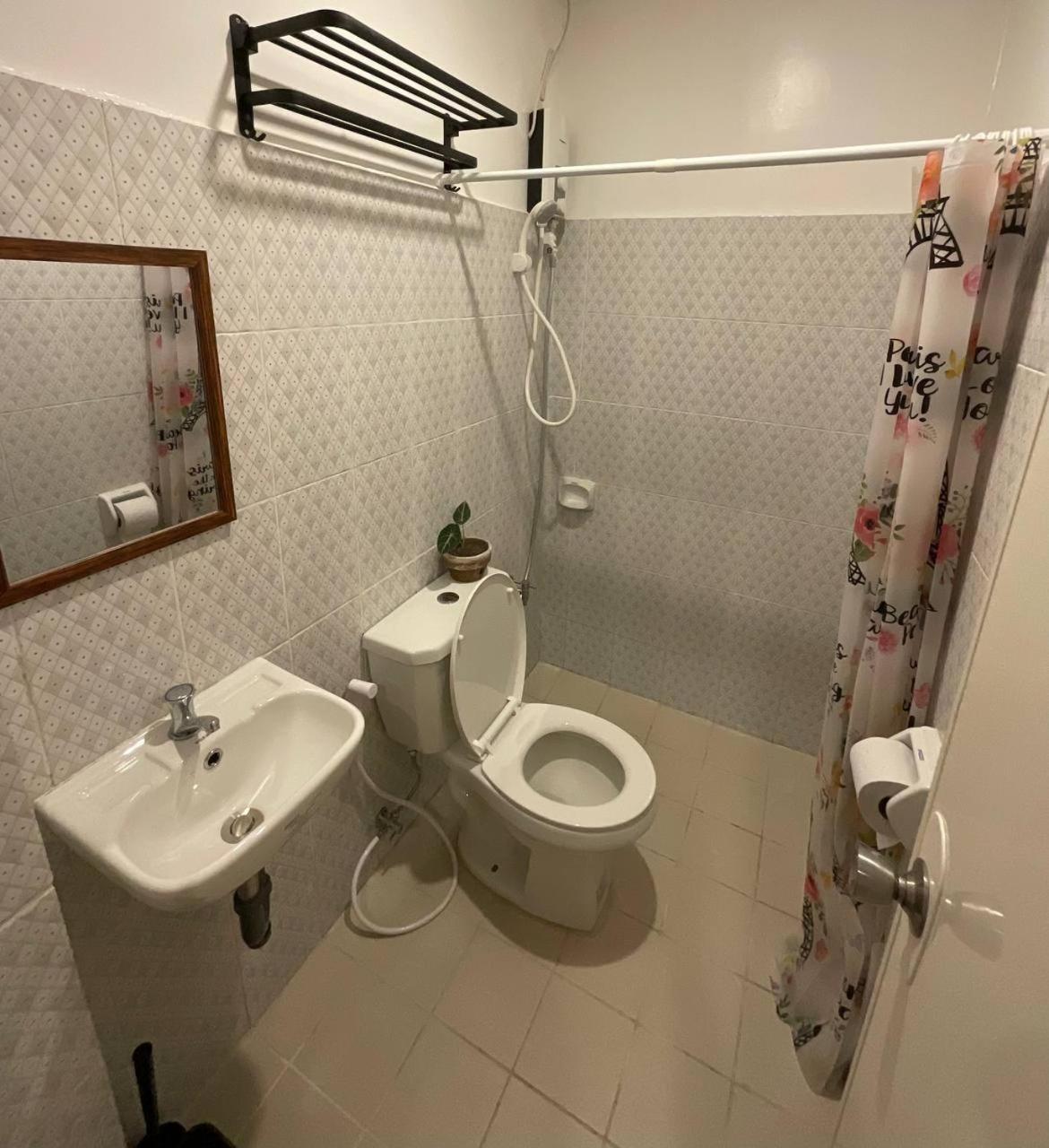 Halajo Bnb Transient Laoag Quarto foto